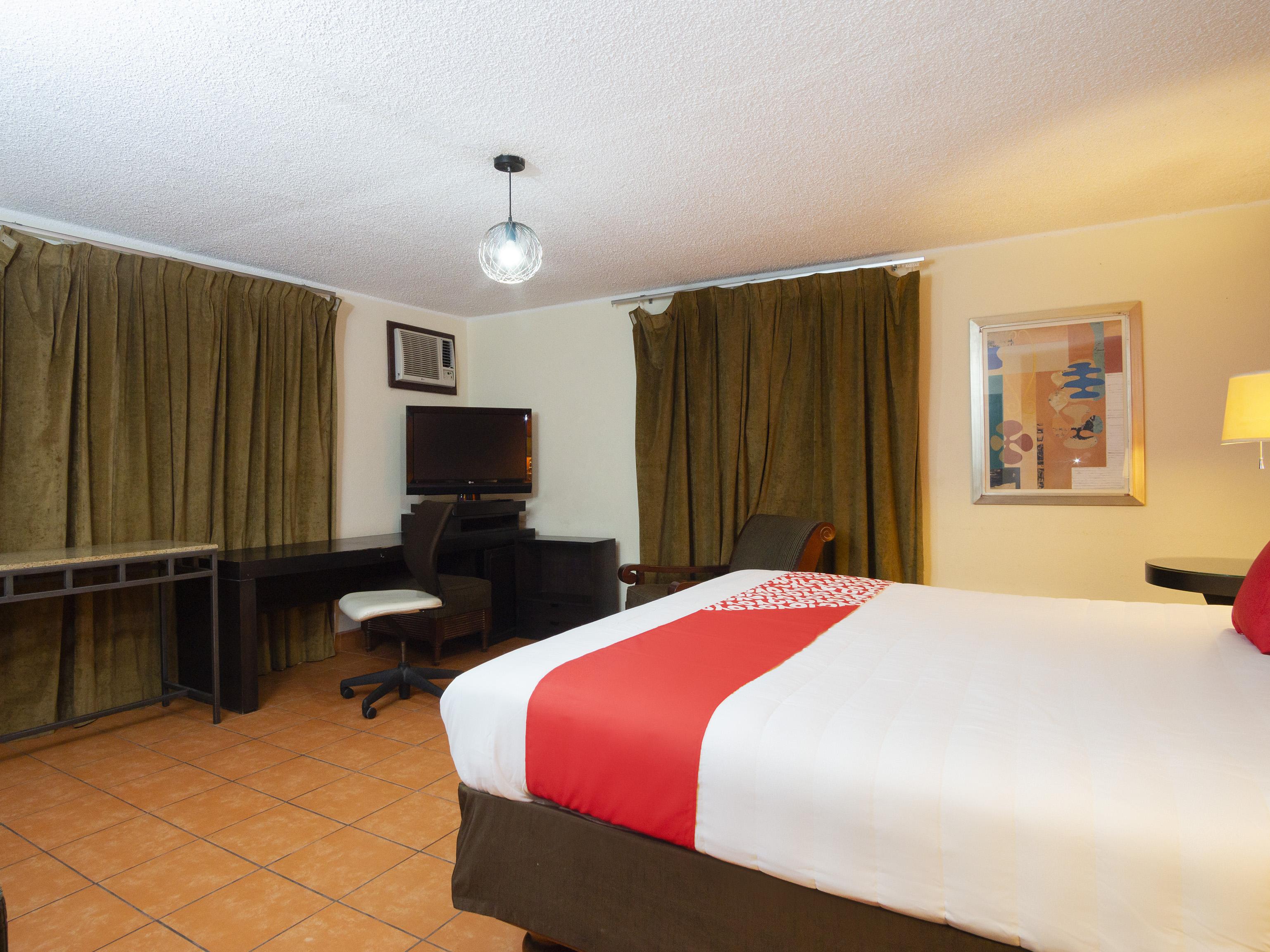 Oyo Hotel Hacienda Don Luis, Rosarito Exterior foto A typical OYO hotel room in San Francisco, California